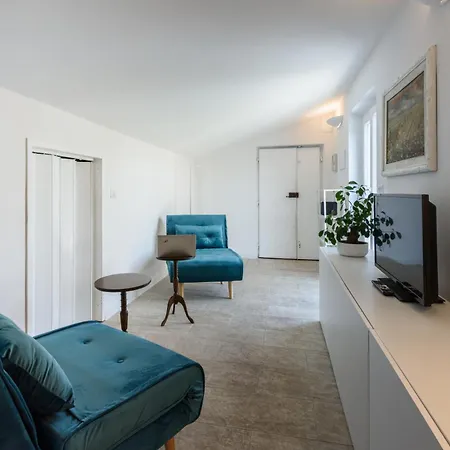 The Luxor - Larione Appartement *